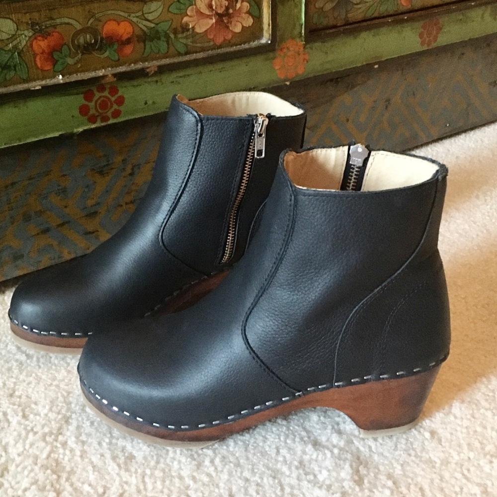 Maguba Auckland Inside Zip Clog Booties 39